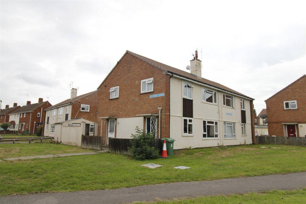 Byron Avenue, Podsmead