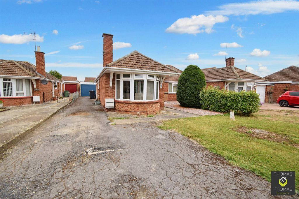 Laura Close, Longlevens