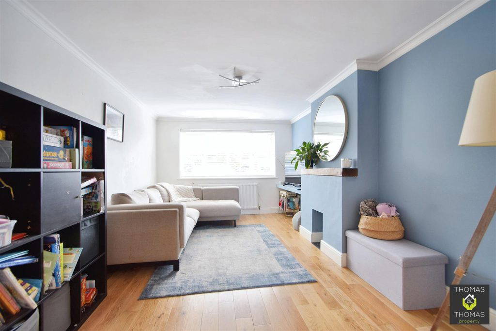 Doverdale Drive, Longlevens