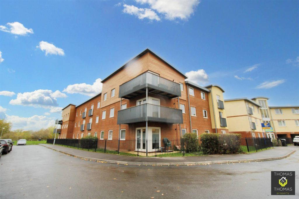 Longhorn Avenue, Gloucester