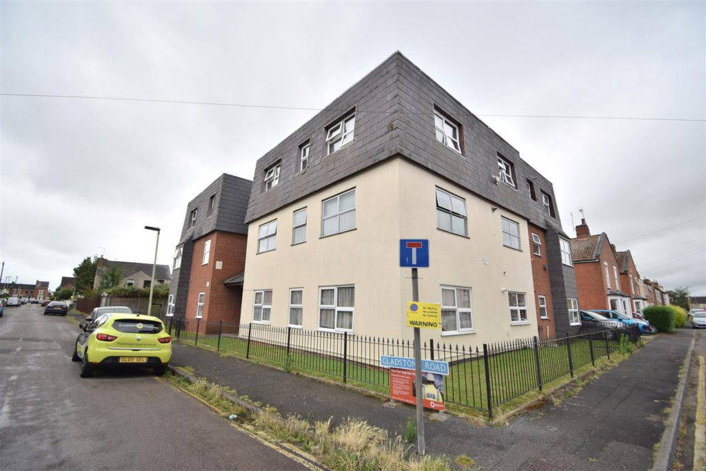 Gladstone Road, Linden