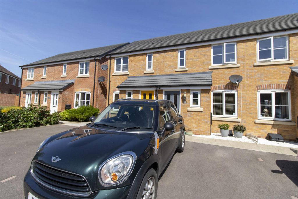 Whitefield Crescent, Longford