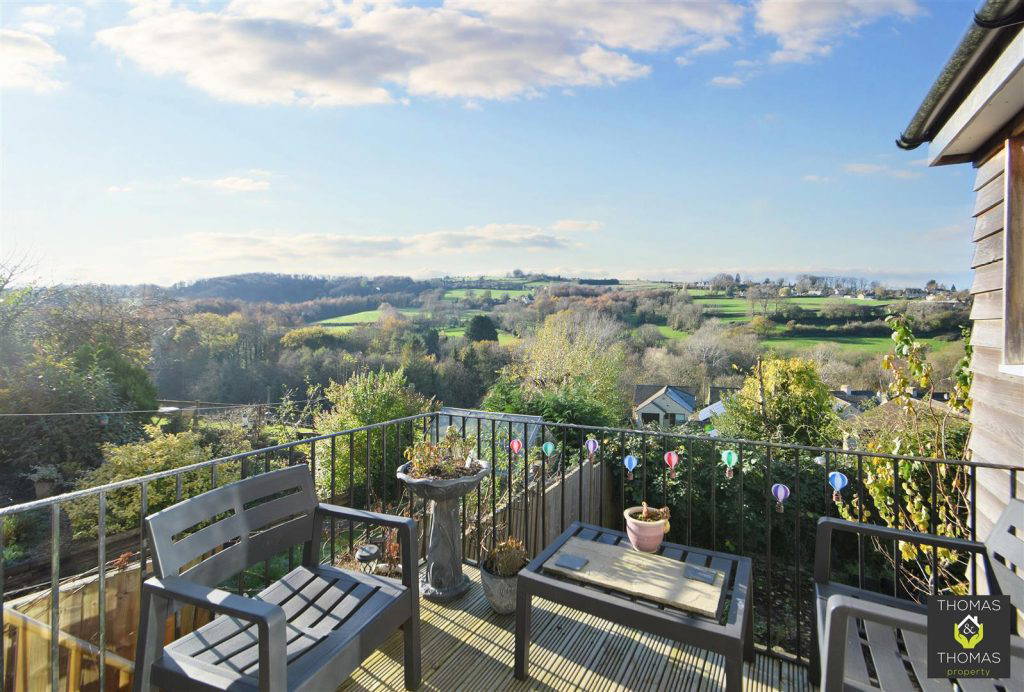 Larksfield Road, Kingscourt, Stroud