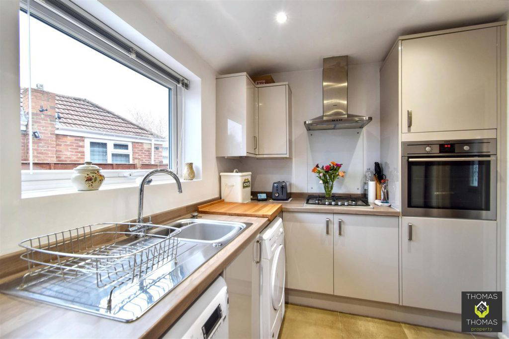 Rodney Close, Longlevens