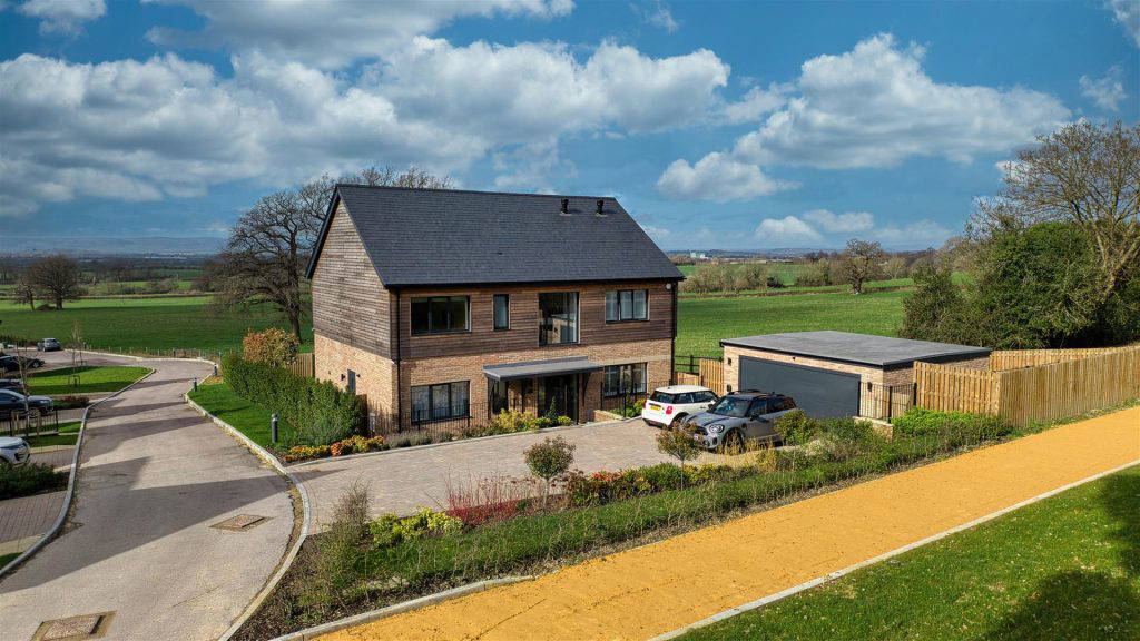 William Dickson Drive, Standish