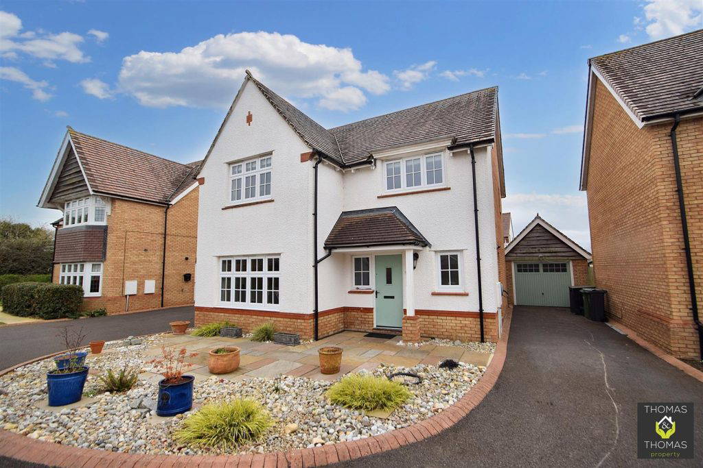 Dadford Close, Sellars Bridge