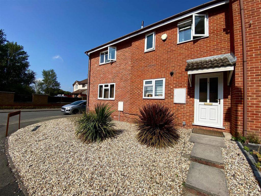 Meadvale Close, Longford