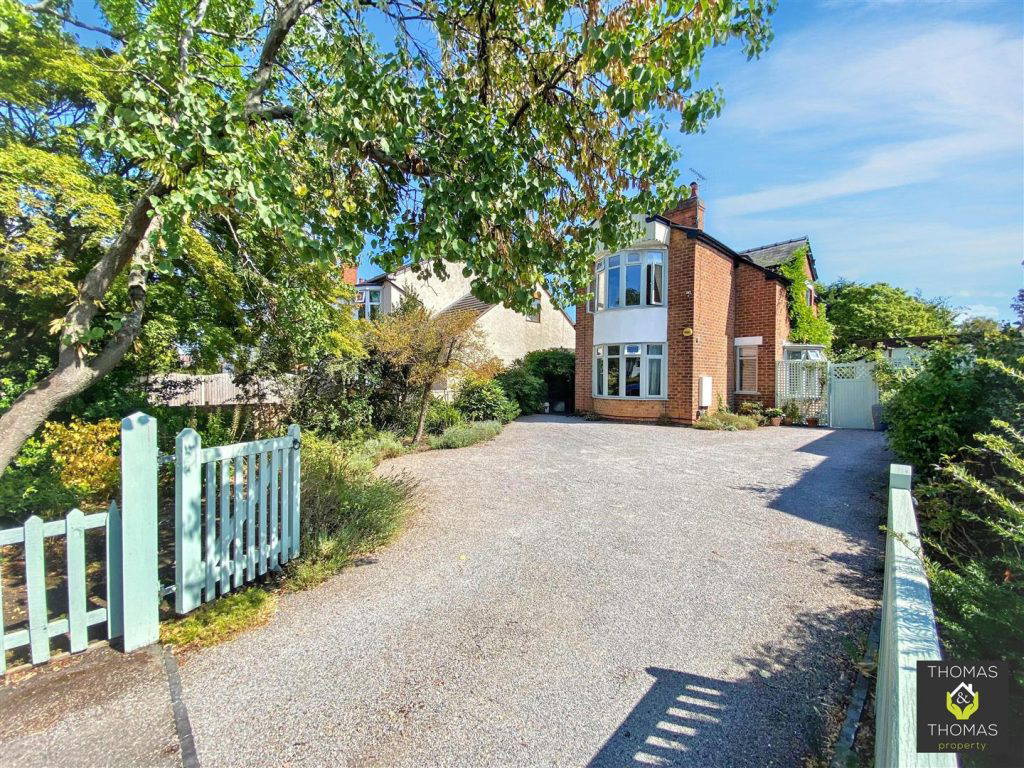 Oxstalls Lane, Longlevens