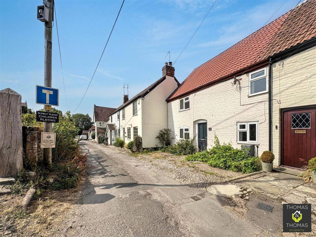 Bell Lane, Westbury On Seven