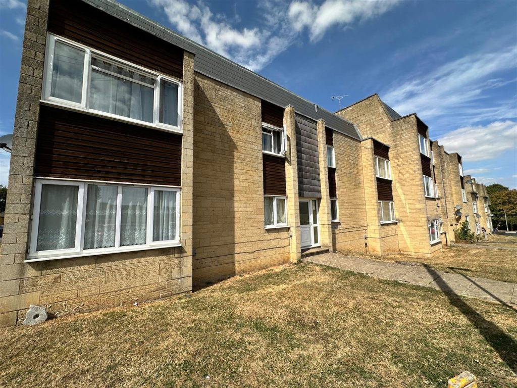 Meadow Road, Cirencester