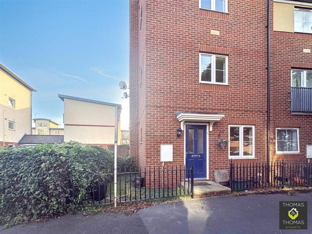 Longhorn Avenue, Gloucester